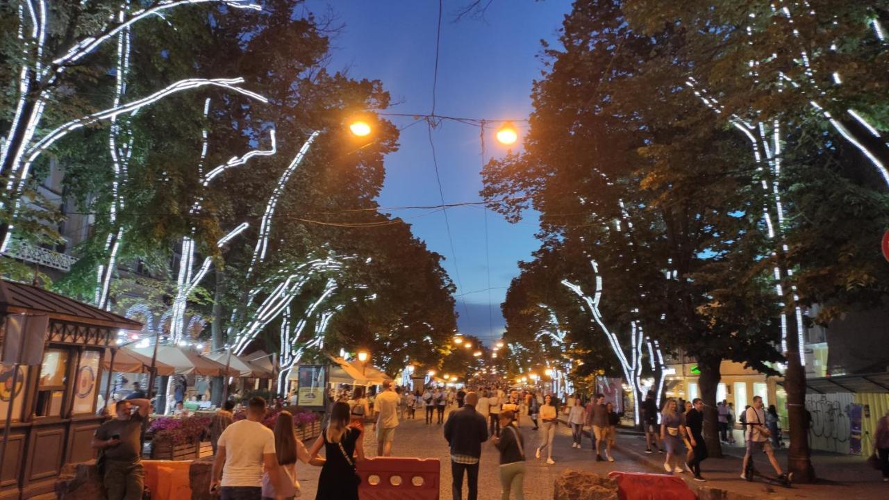 Квартира На Дерибасовcкой Odessa Exterior foto